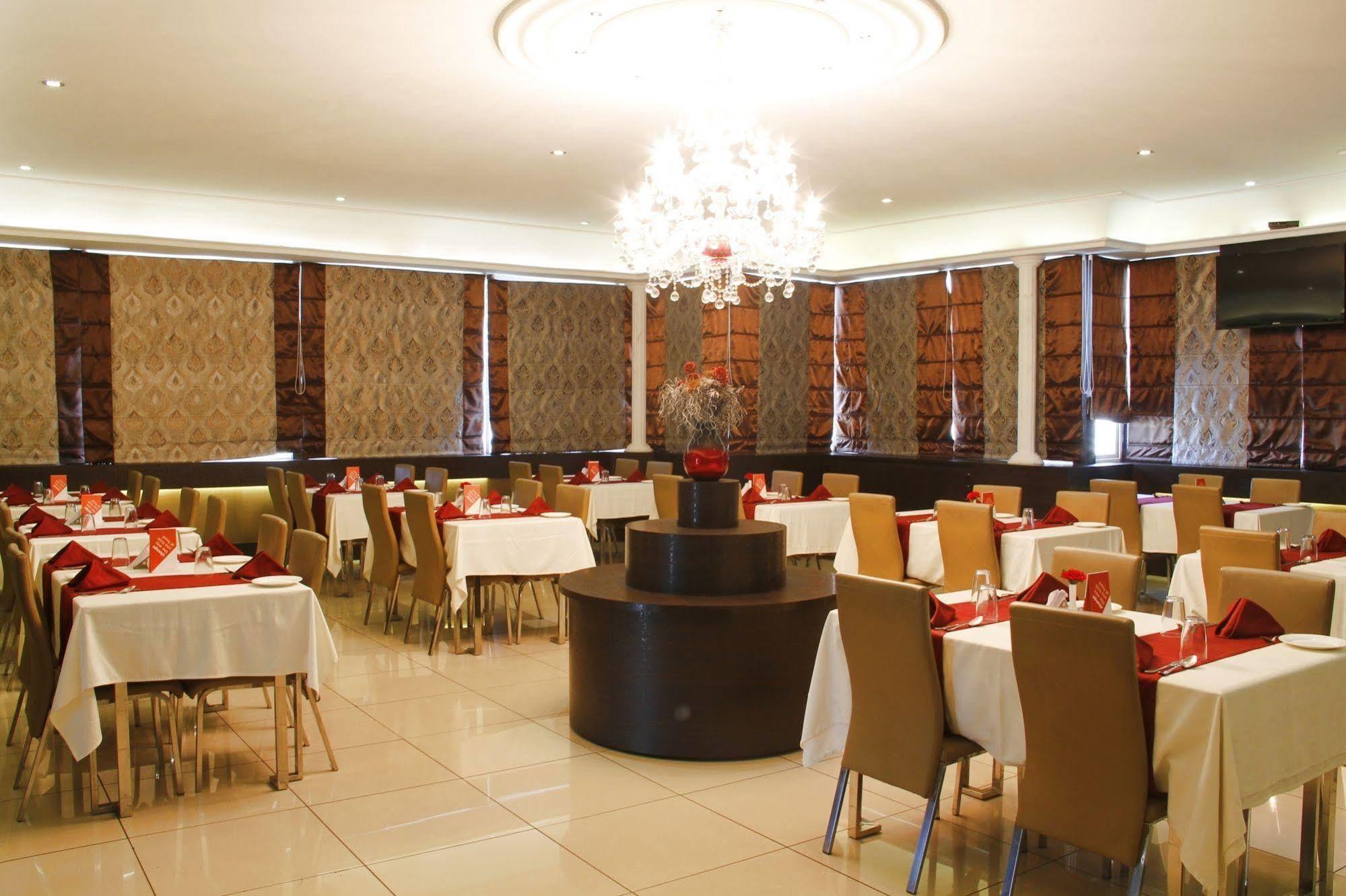 Genx Banjara Hill 1589 Hotel Hyderabad Exterior photo