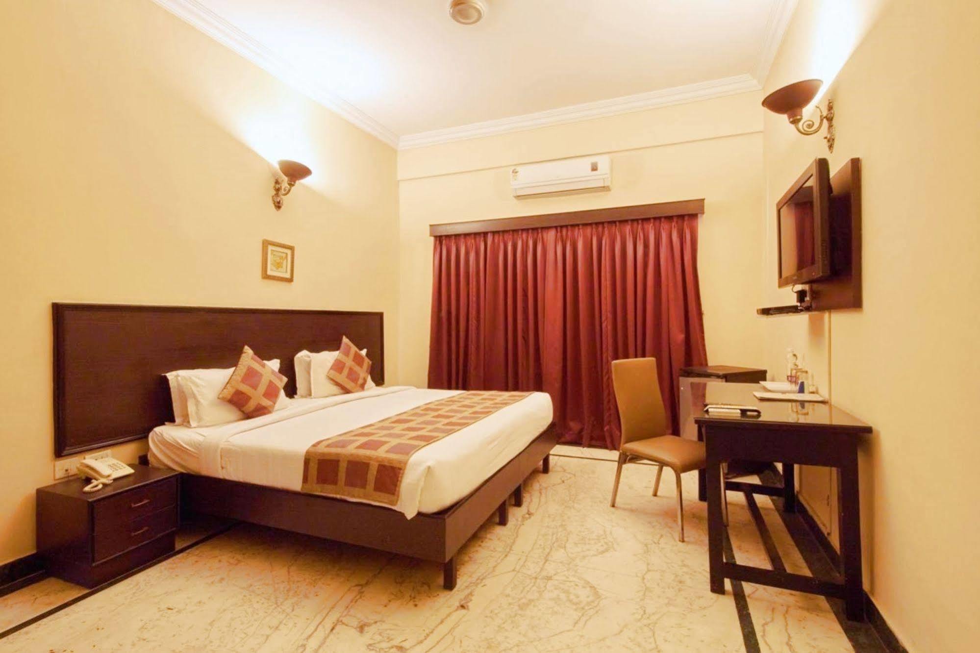 Genx Banjara Hill 1589 Hotel Hyderabad Exterior photo